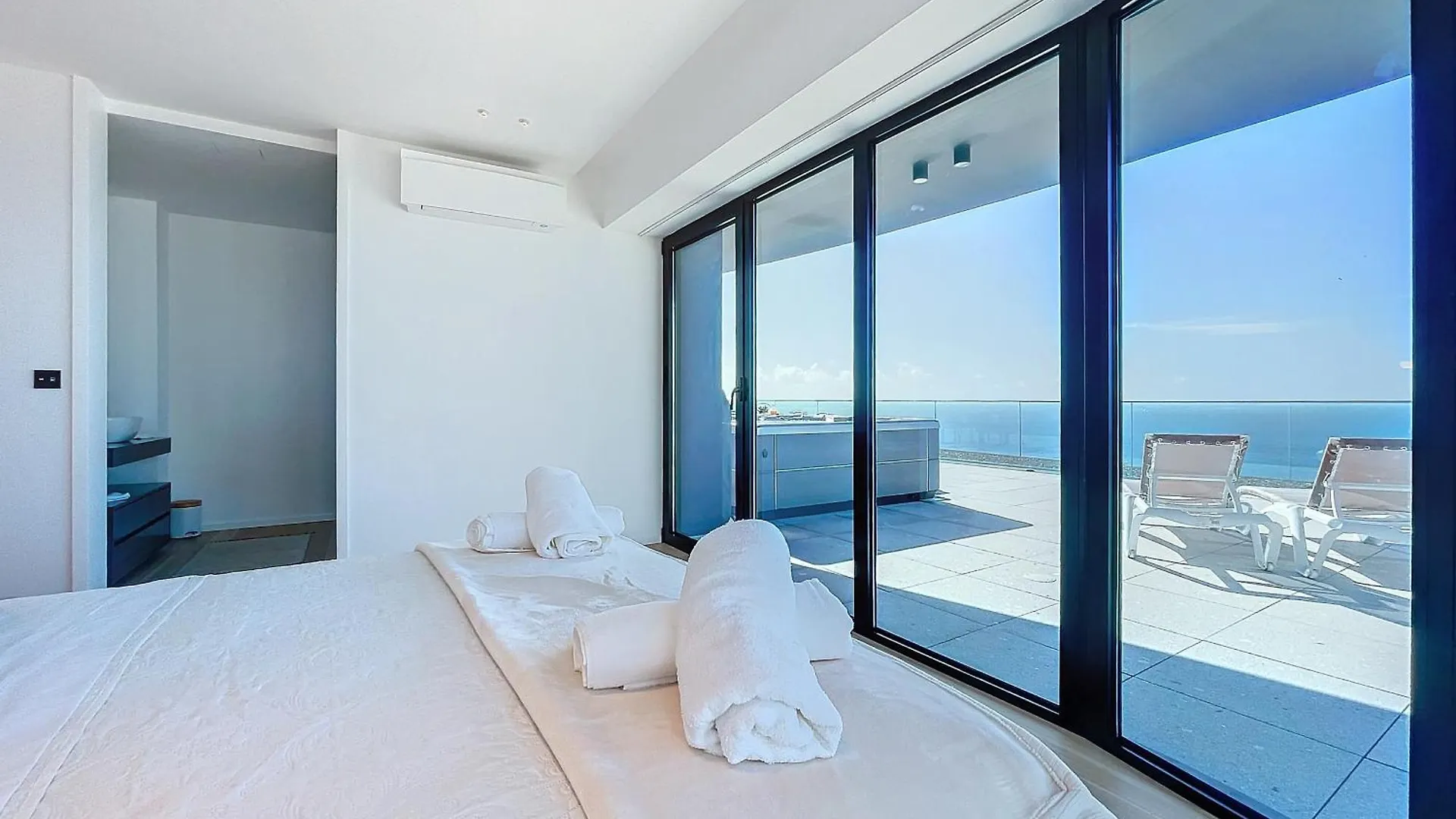 Majestic Penthouse View By Atlantic Holiday Funchal  0*, Funchal (Madeira)